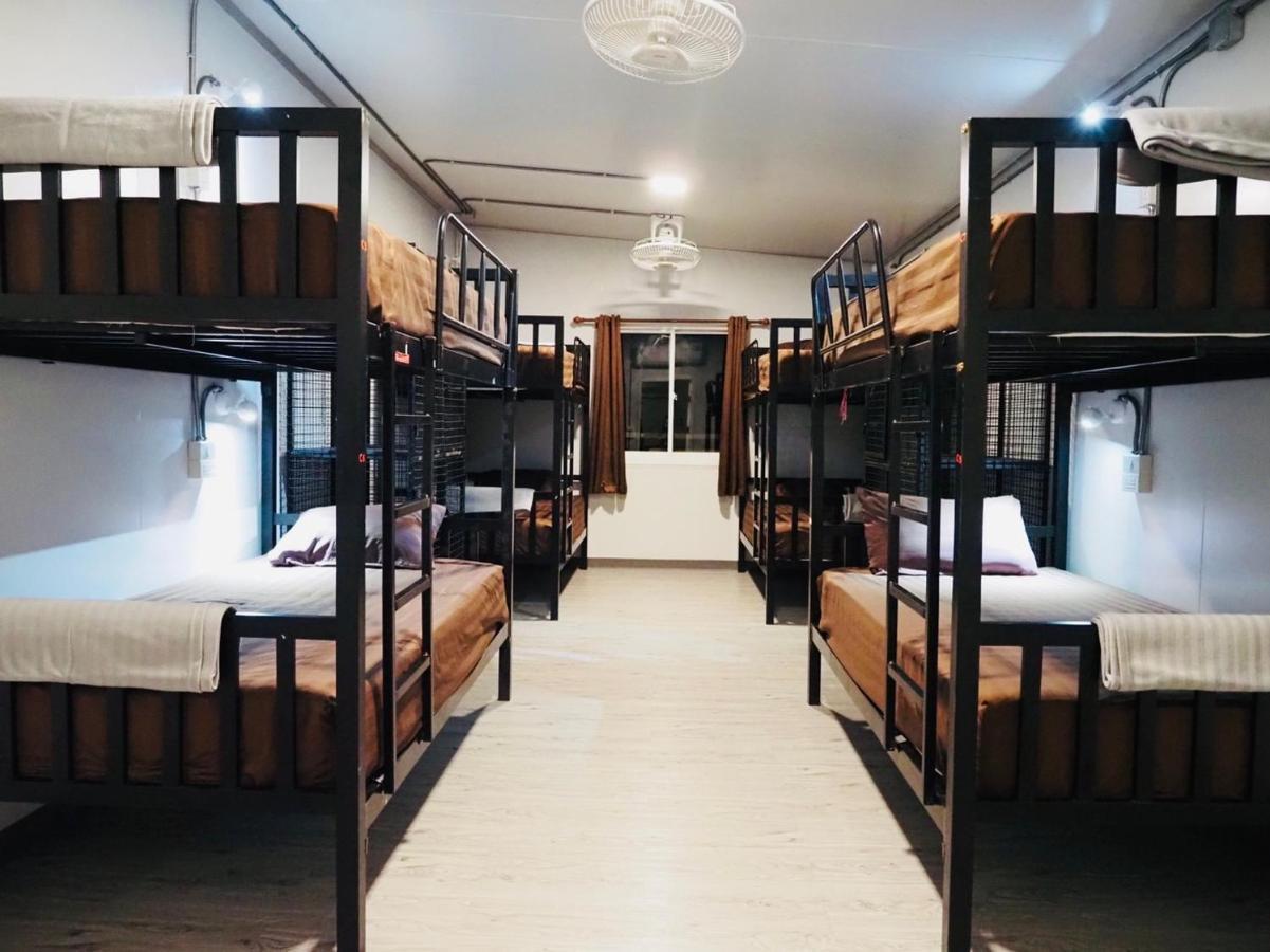 Wild Ones Hostel Бангкок Экстерьер фото