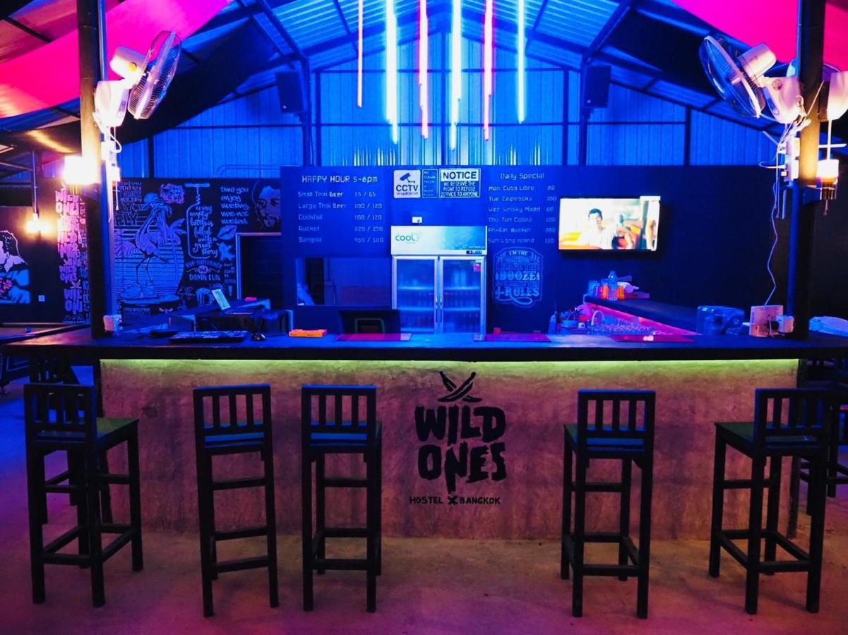 Wild Ones Hostel Бангкок Экстерьер фото