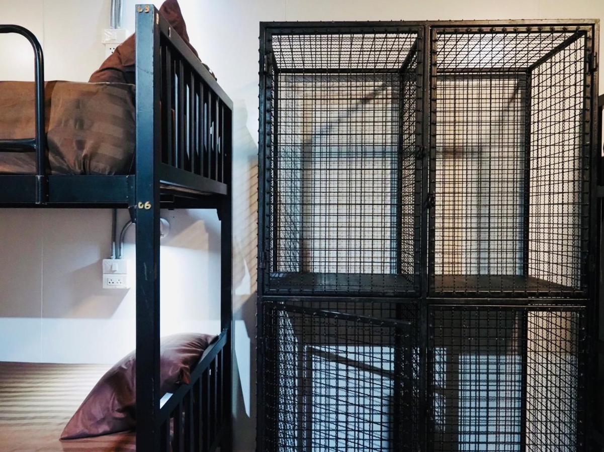 Wild Ones Hostel Бангкок Экстерьер фото