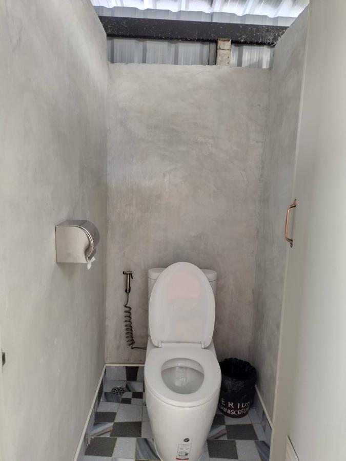 Wild Ones Hostel Бангкок Экстерьер фото